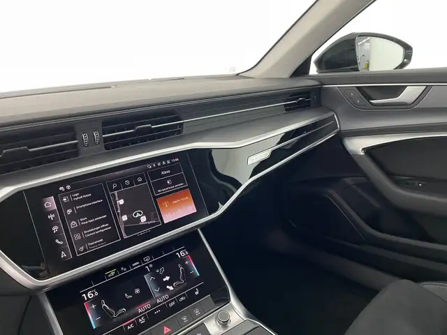 Audi A6 view 11