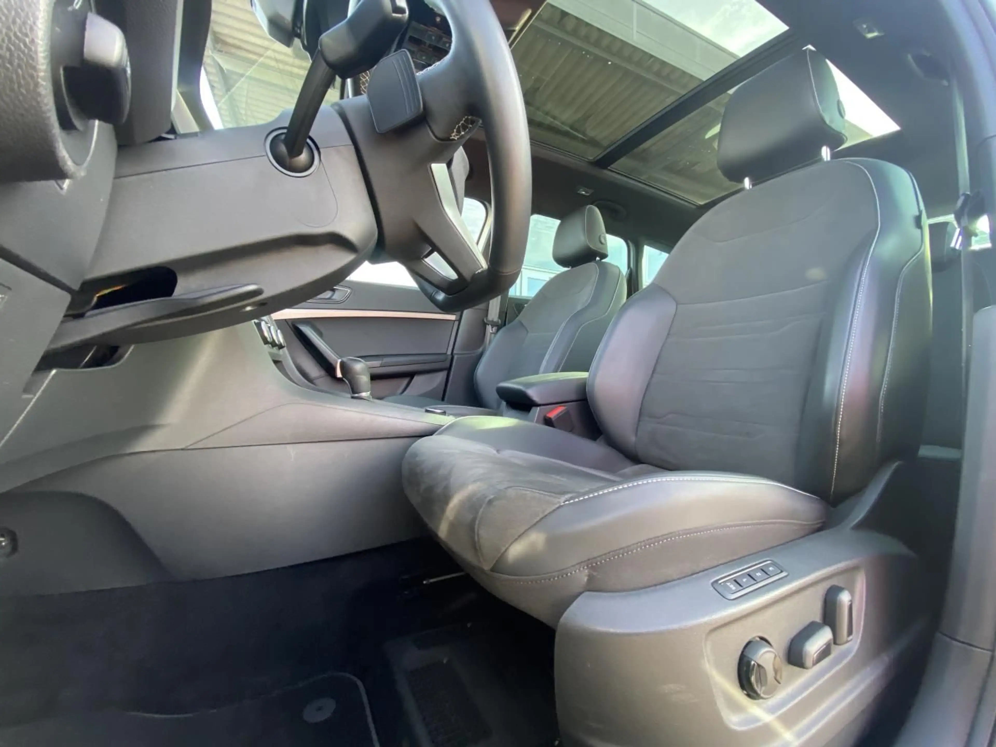 SEAT Ateca Xperience 2.0 TDI DSG 4-DRIVE PANORAMA+AHK — photo 8