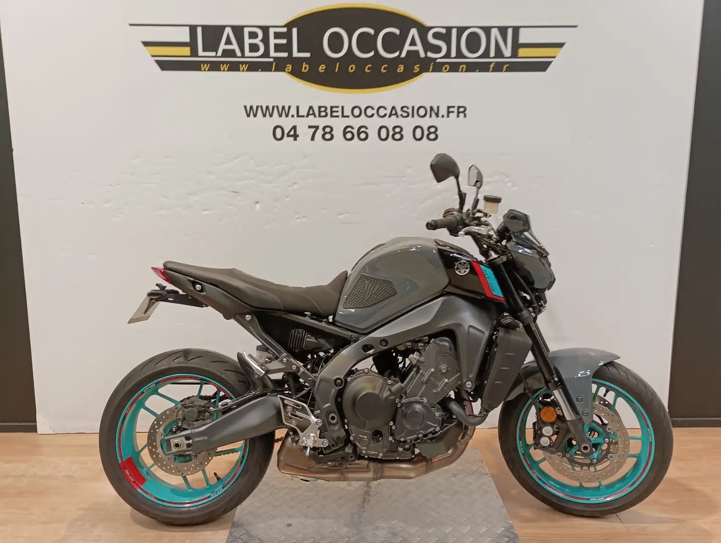 Yamaha MT-09 Gris - 1