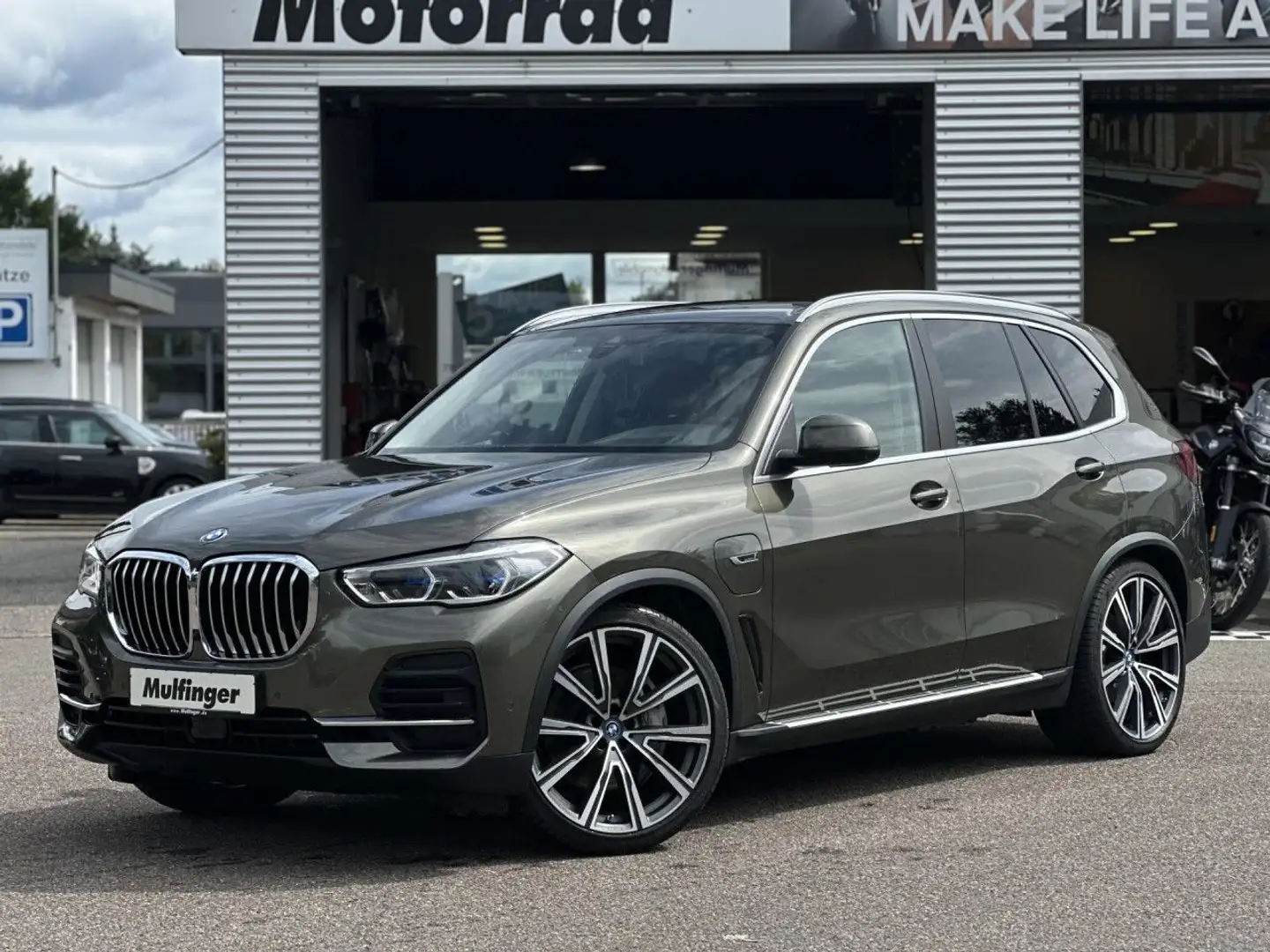 BMW X5 x45e Leder ACC KomfS.IntAktiv Laser AHK P+22" Grau - 2