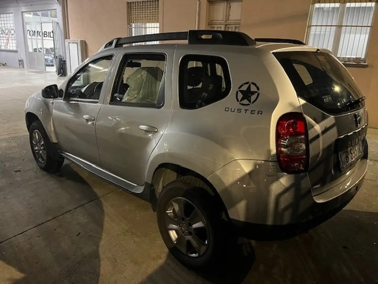 Dacia Duster Duster 1.6 Laureate Gpl 4x2 105cv Plateado - 1