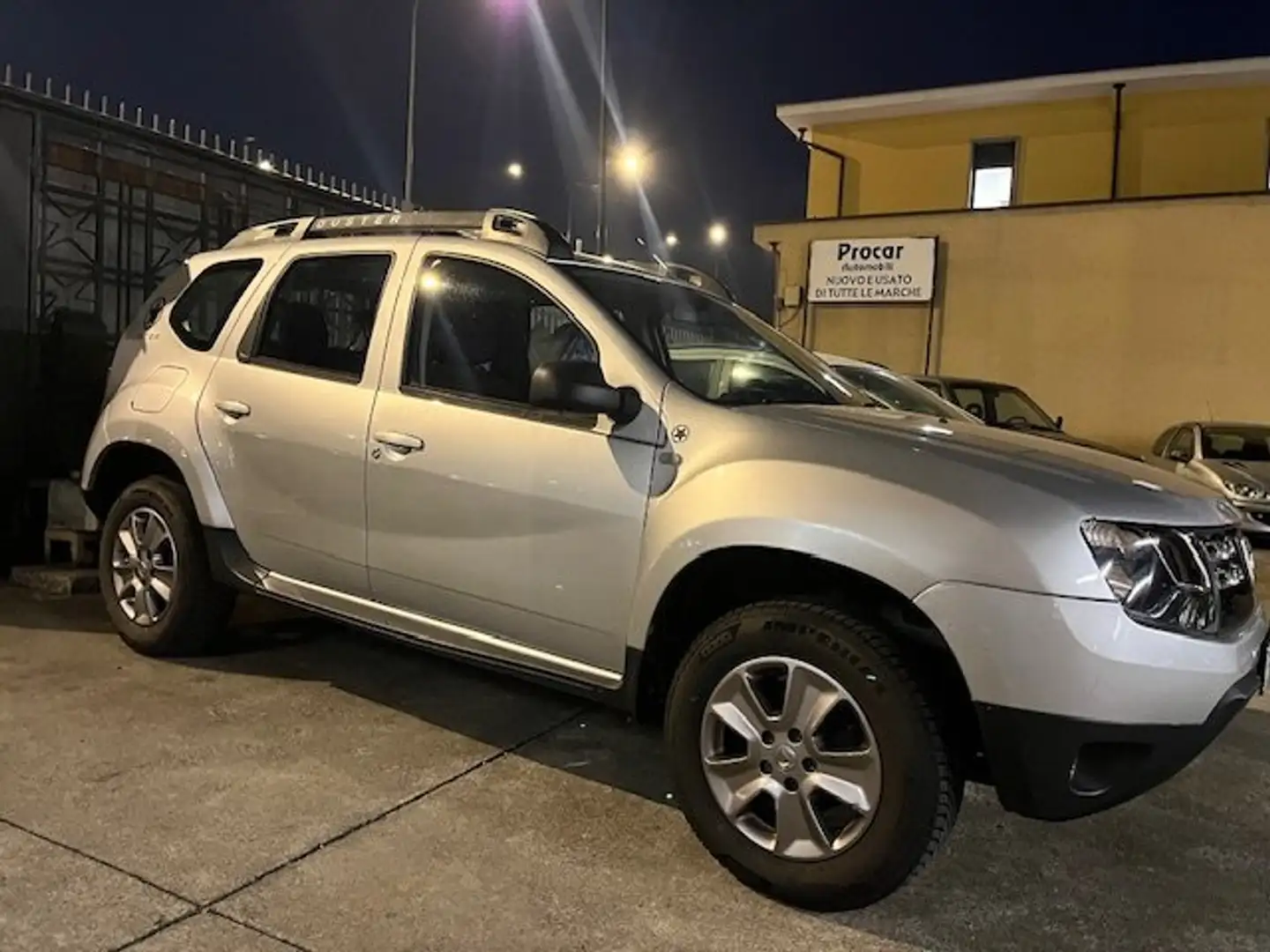Dacia Duster Duster 1.6 Laureate Gpl 4x2 105cv Plateado - 2