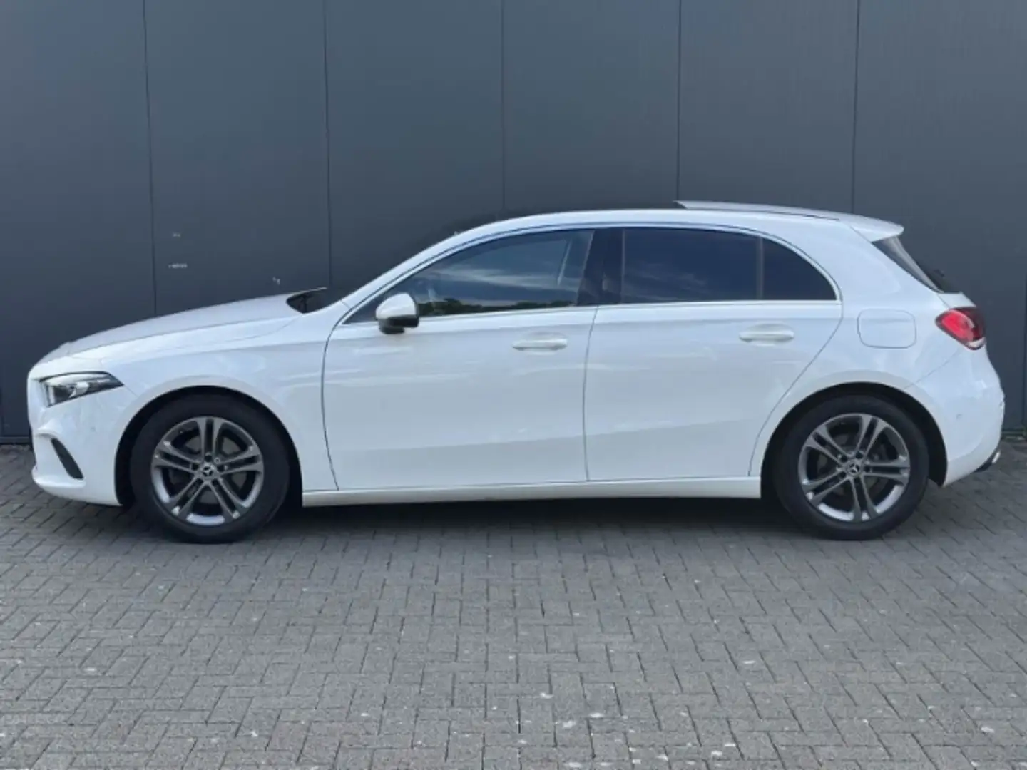 Mercedes-Benz A 200 PANO+NAVI+12 MONATE GARANTIE Blanc - 2