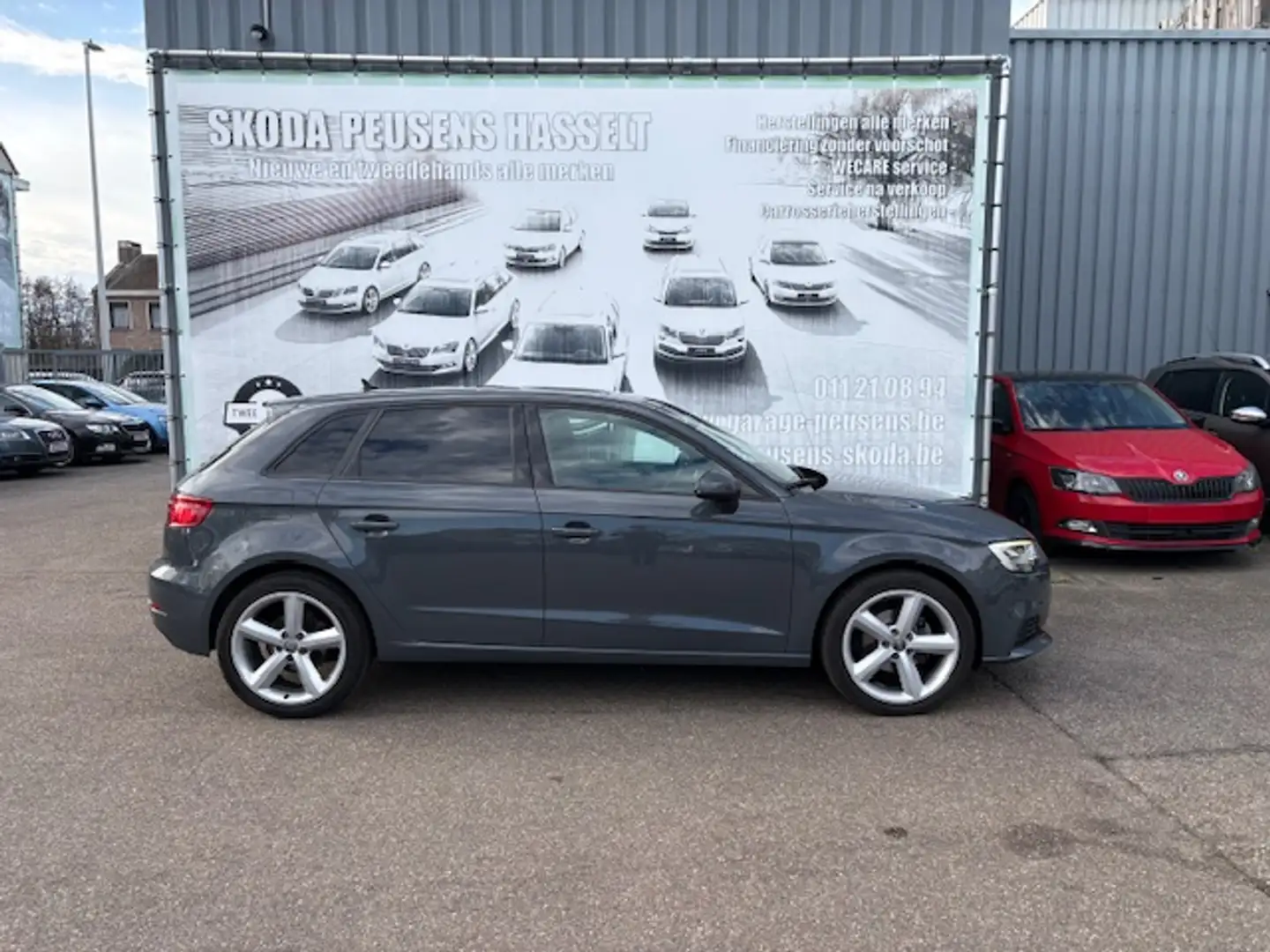 Audi A3 A3 Sportback 30 TDi Design S tronic Grau - 2
