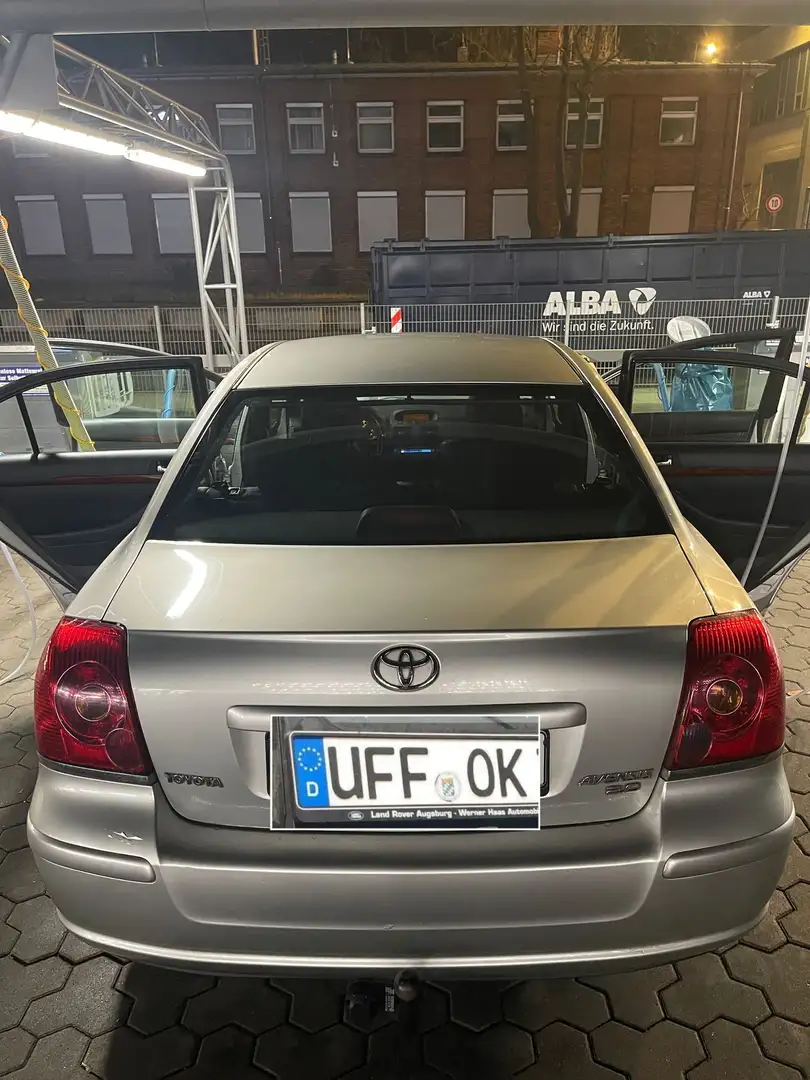 Toyota Avensis 2.0 VVT-i Executive Beige - 2