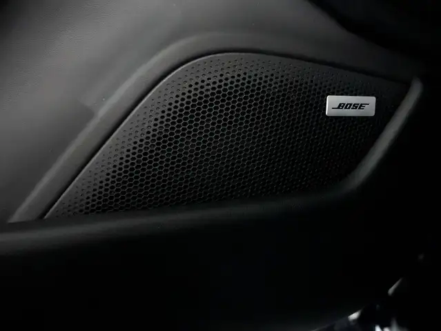 Porsche Taycan view 12
