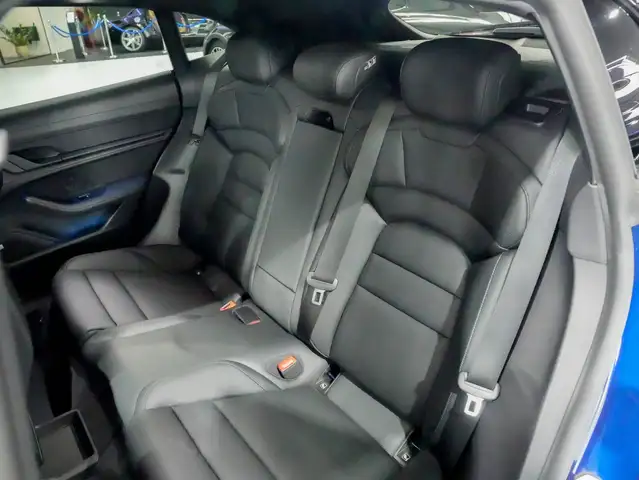 Porsche Taycan view 10