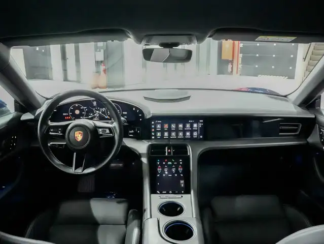 Porsche Taycan view 8