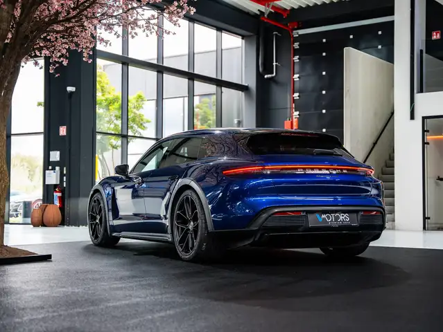 Porsche Taycan view 3