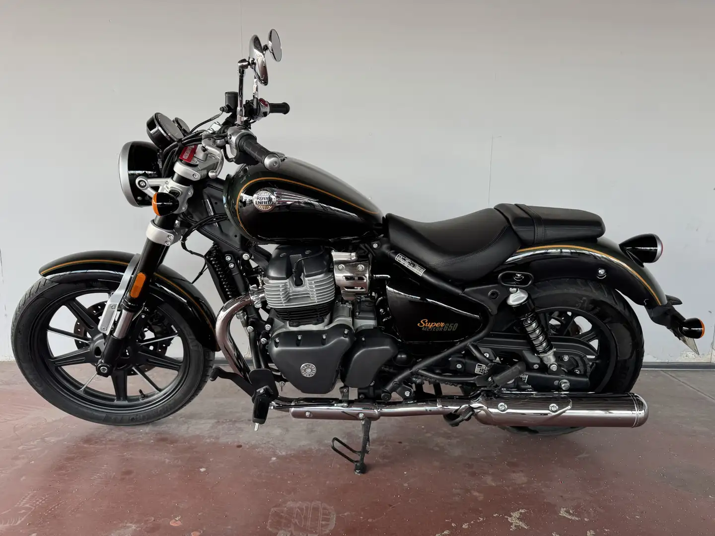 Royal Enfield Super Meteor 650 Grün - 1