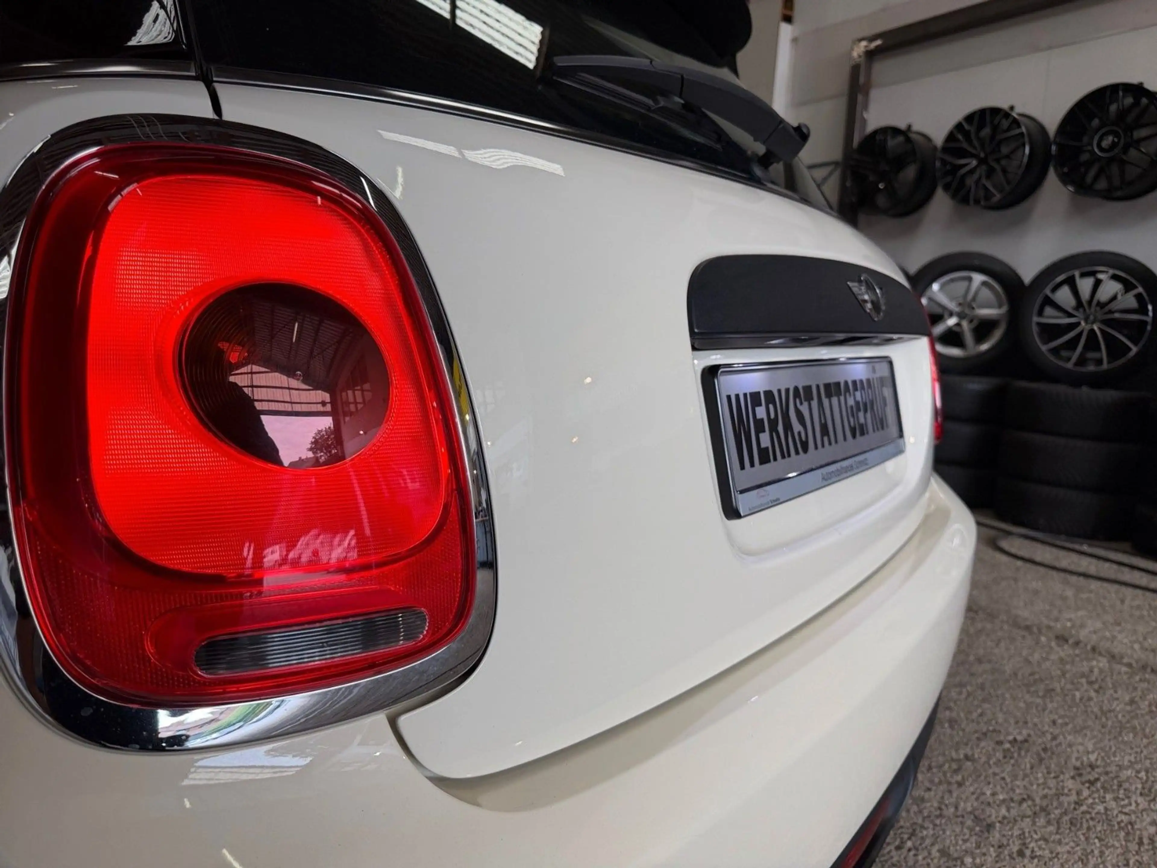 MINI One D Metropolitan 1.Hand Navi PDC *SPARWUNDER* — photo 12