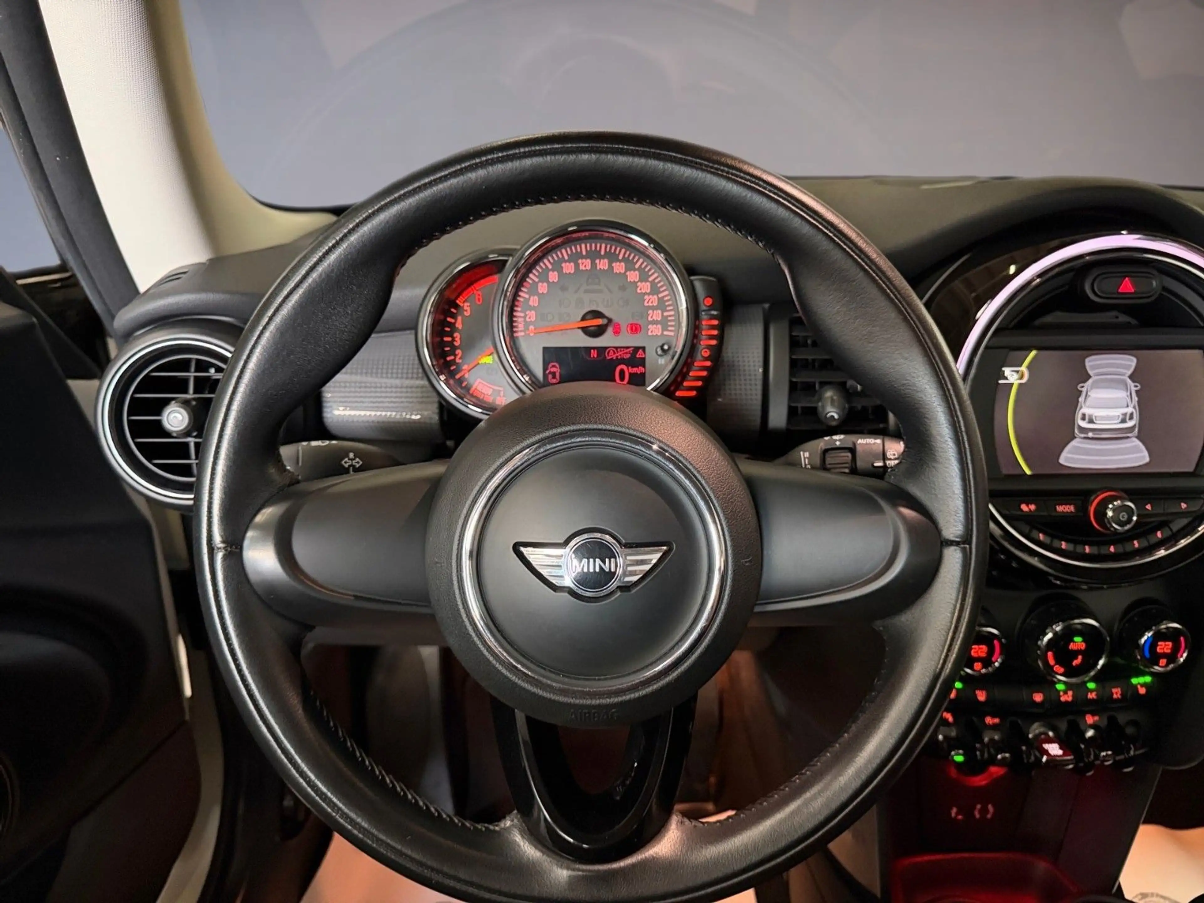 MINI One D Metropolitan 1.Hand Navi PDC *SPARWUNDER* — photo 15