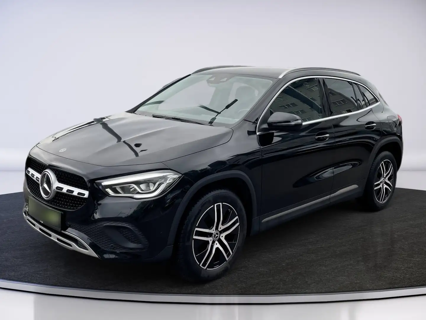 Mercedes-Benz GLA 220 d 4MATIC AHK AUT Kam. KlimaA LED LM Navi Schwarz - 2
