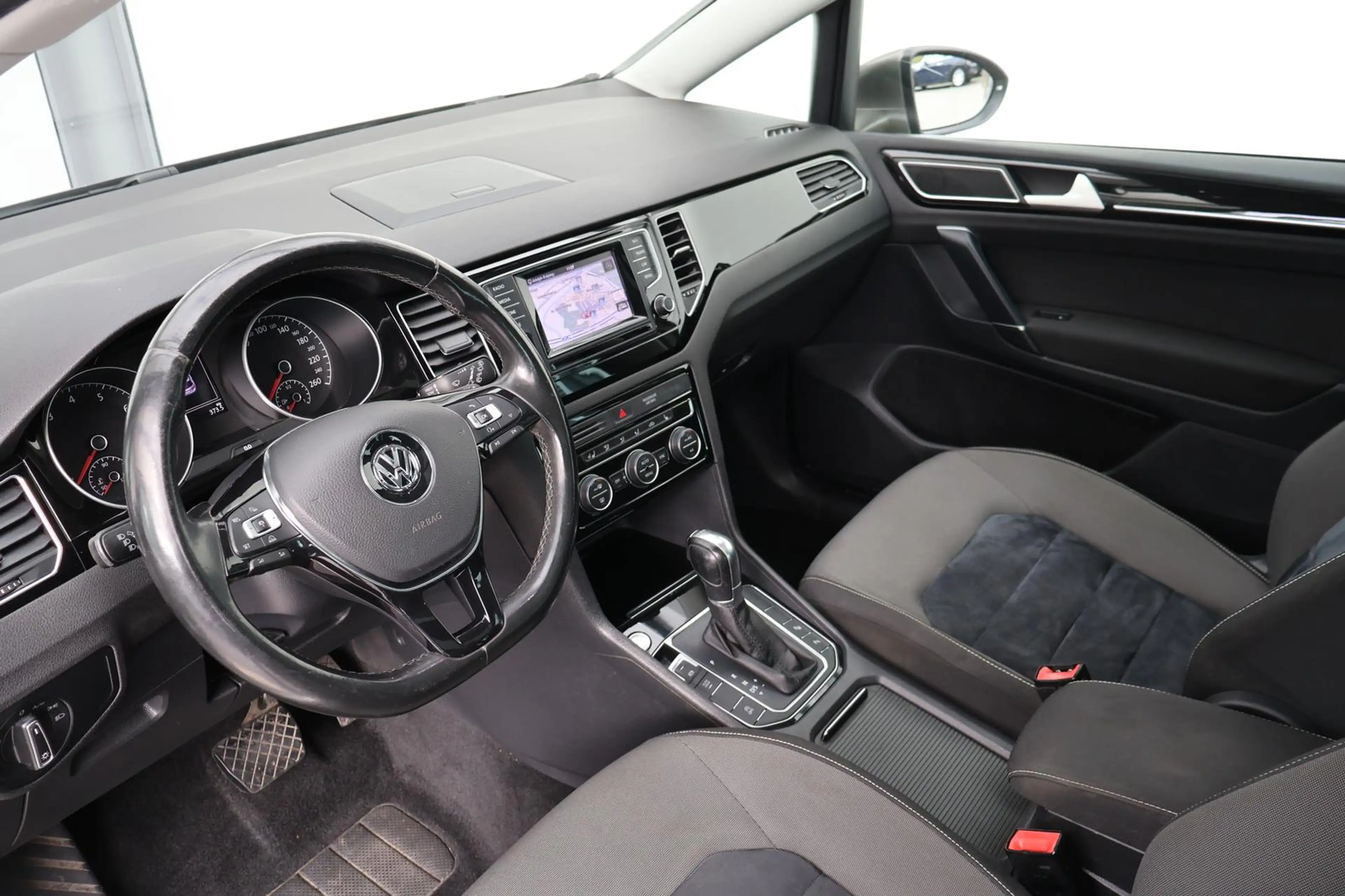 Volkswagen Golf Sportsvan Highline DSG Pano ACC 1.Hd. — photo 7