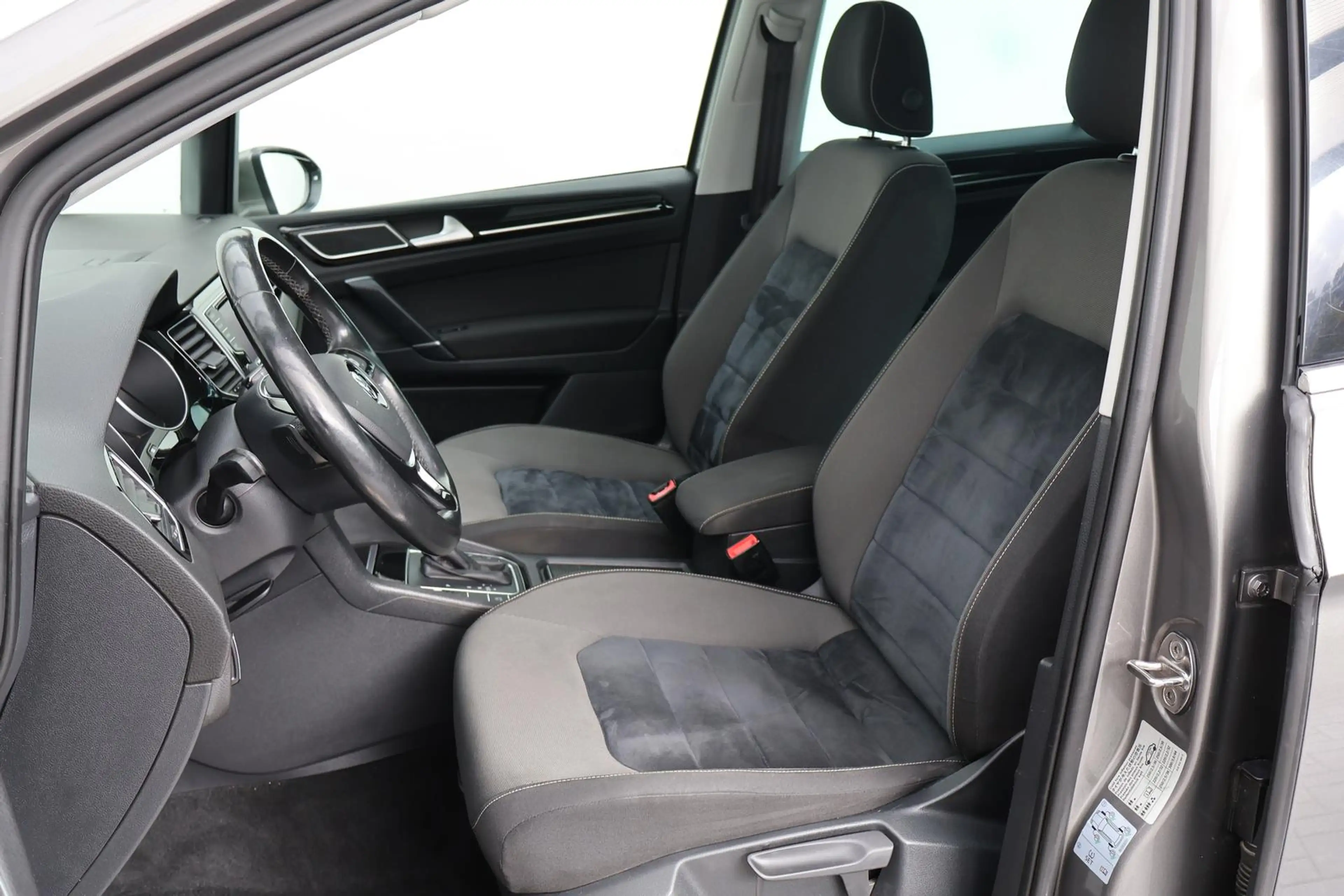 Volkswagen Golf Sportsvan Highline DSG Pano ACC 1.Hd. — photo 8