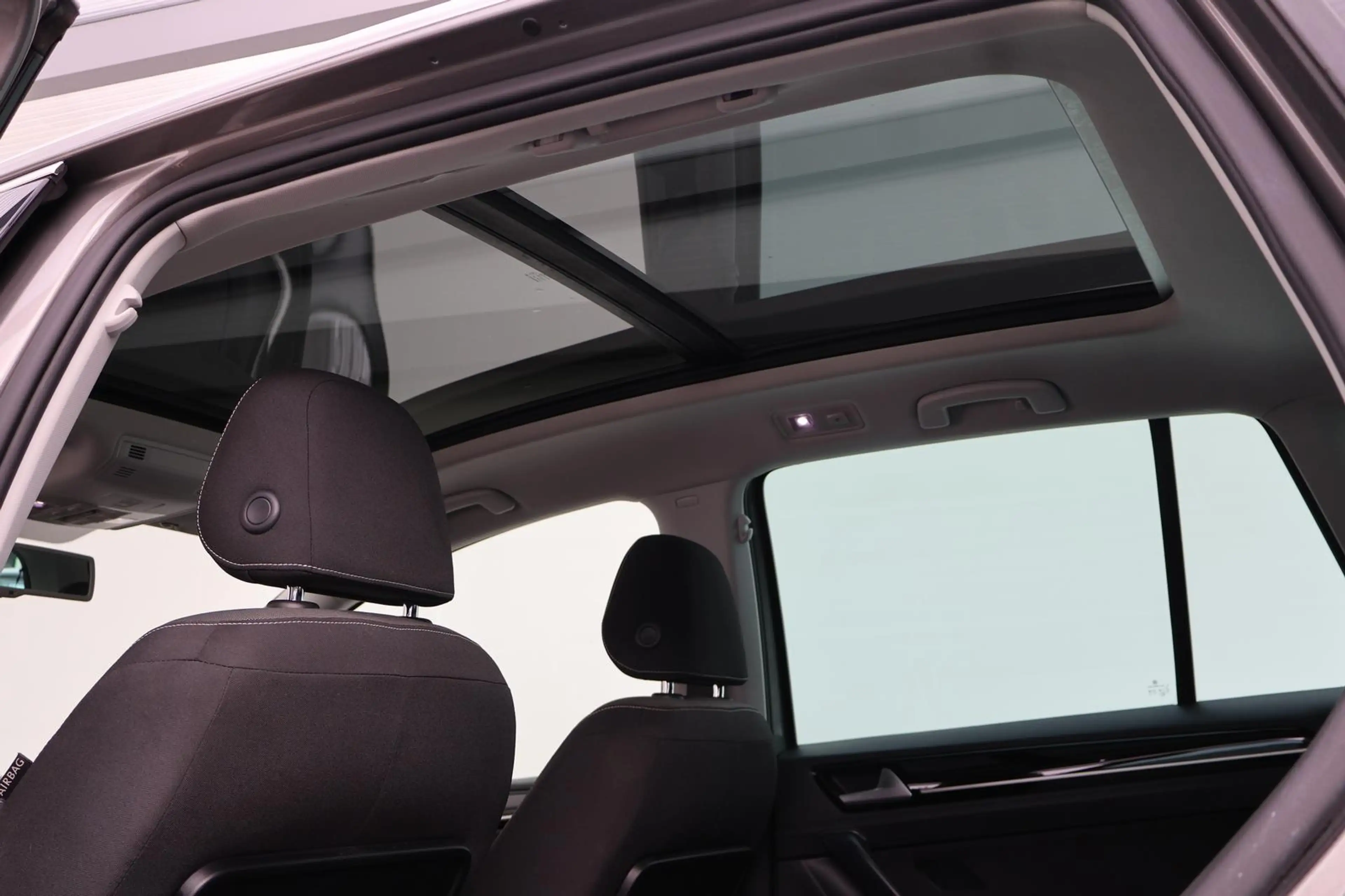 Volkswagen Golf Sportsvan Highline DSG Pano ACC 1.Hd. — photo 15