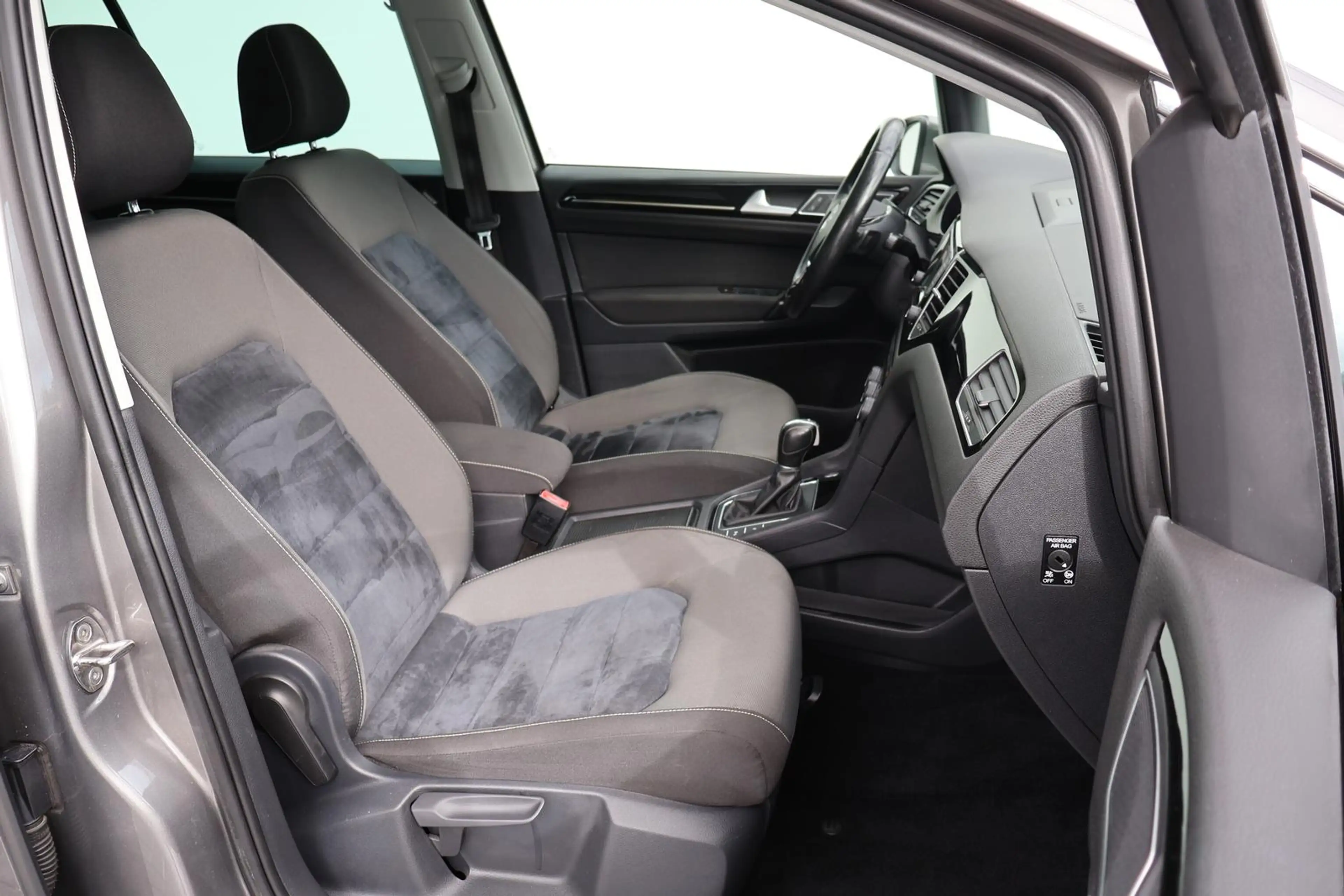 Volkswagen Golf Sportsvan Highline DSG Pano ACC 1.Hd. — photo 10