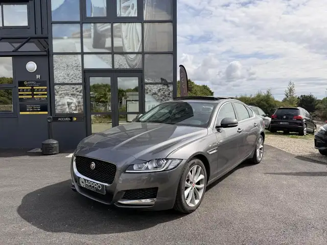Jaguar XF