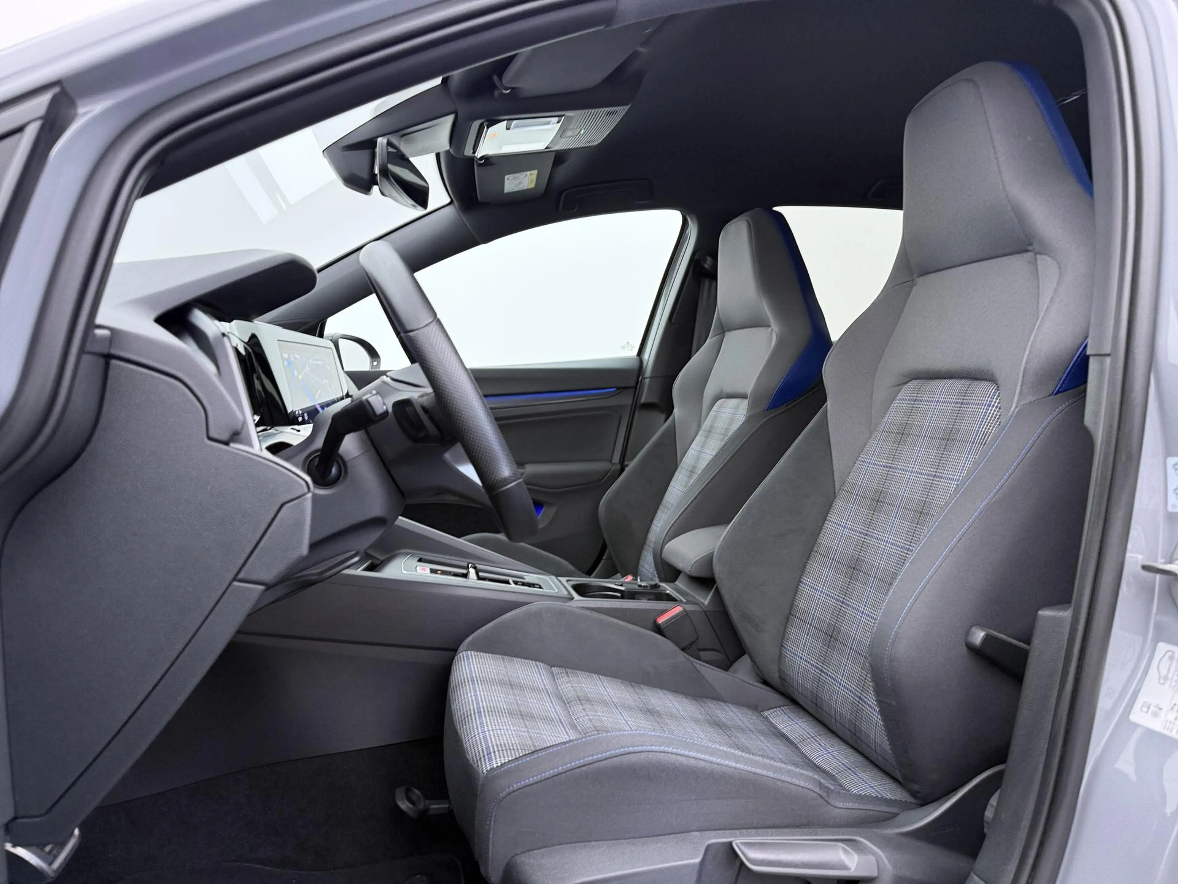 Volkswagen Golf GTE 1.4 eHybrid | 18" | Navigatie | LED Mistlampen | B — photo 4
