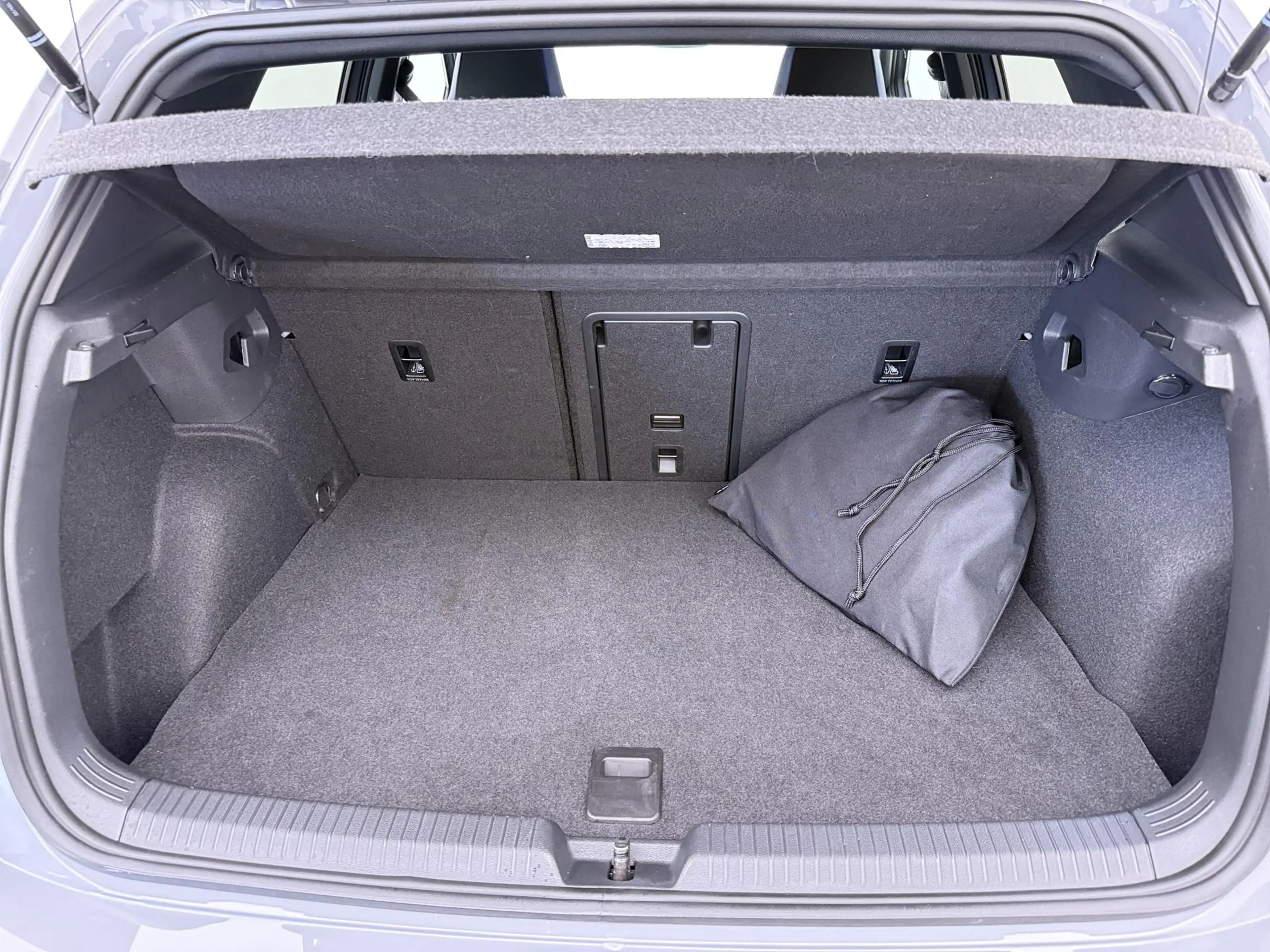 Volkswagen Golf GTE 1.4 eHybrid | 18" | Navigatie | LED Mistlampen | B — photo 8
