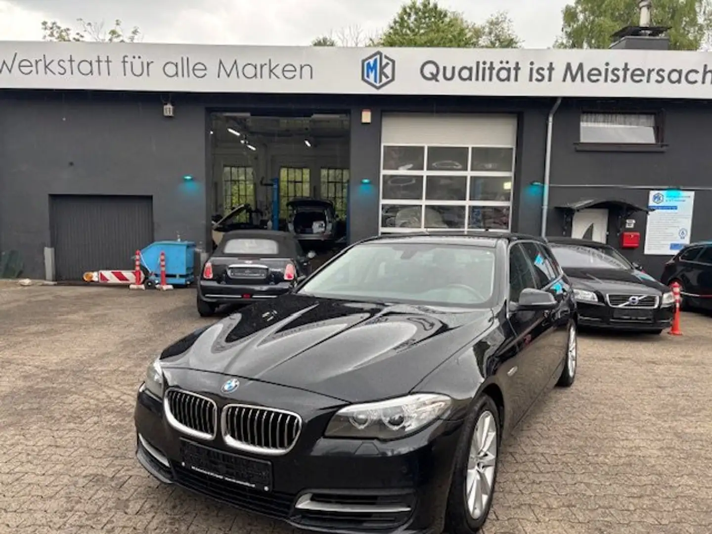 BMW 530 530 d AHK SERVICE HISTORY TRAUMZUSTAND Noir - 1