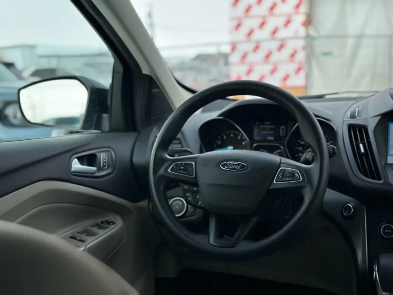 Ford Escape снимка Ford Escape
