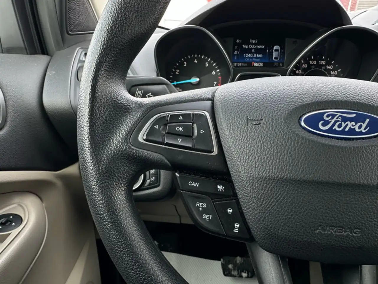 Ford Escape снимка Ford Escape