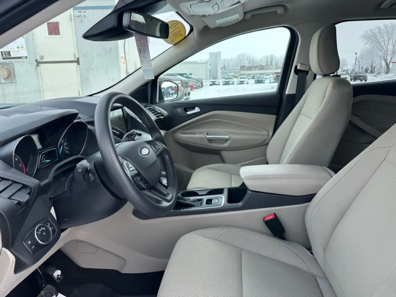 Ford Escape снимка Ford Escape