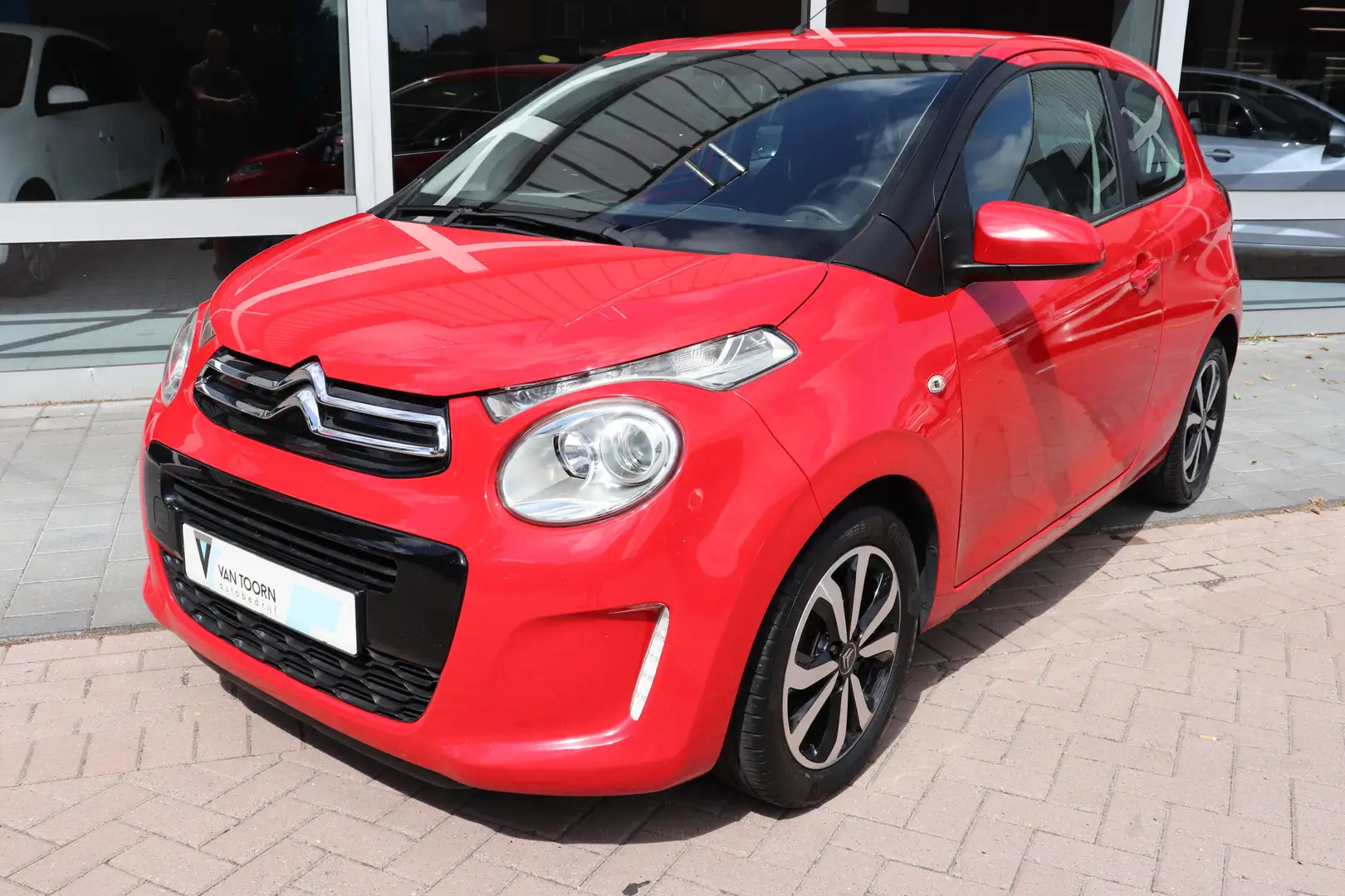 Citroen C1 1.2 PureTech Shine . Rood - 2