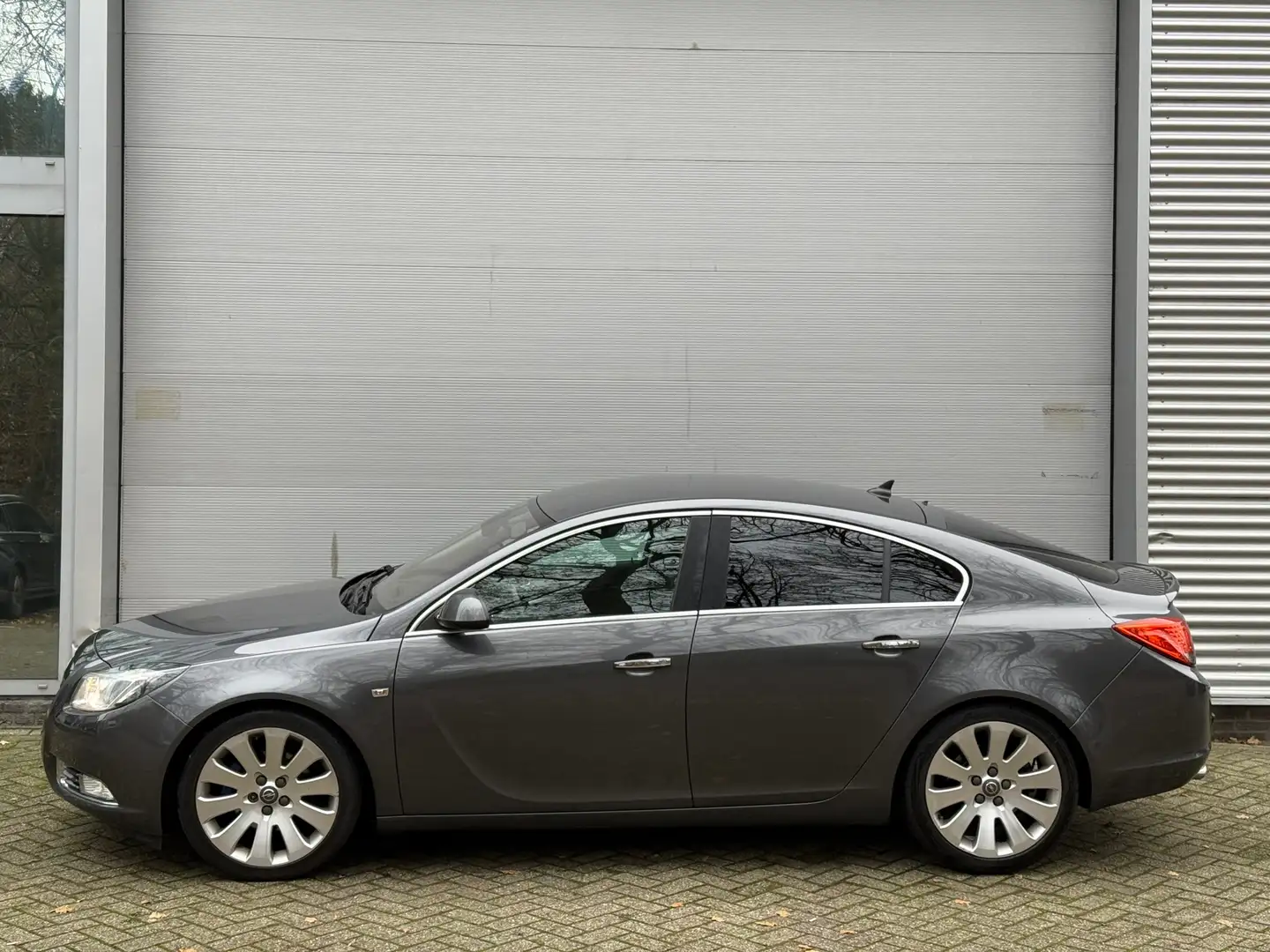 Opel Insignia 1.6 T Executive l Volleder l Navi l Cruise l Xenon Grau - 2