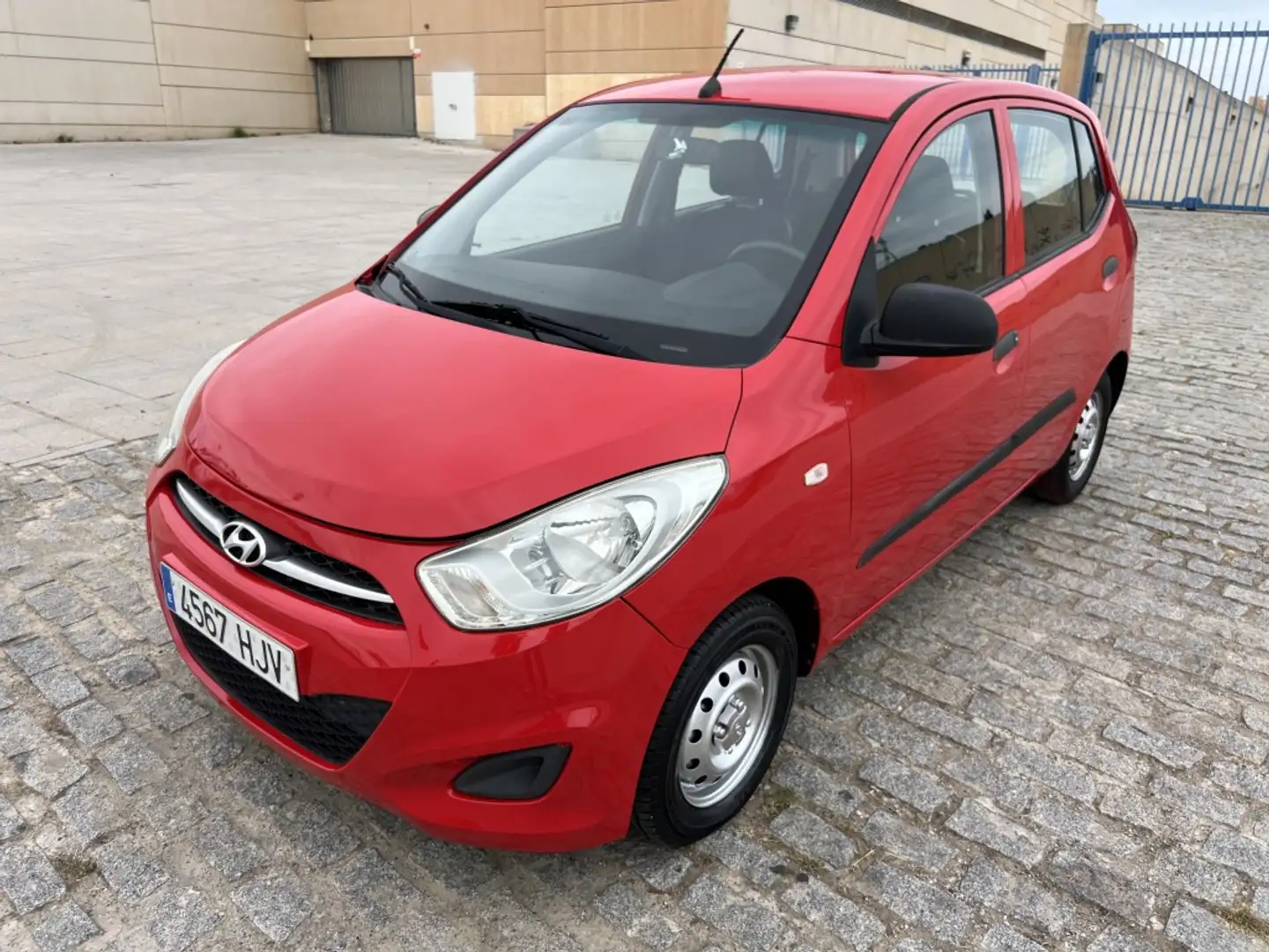 Hyundai i10 1.1 Classic Rot - 1