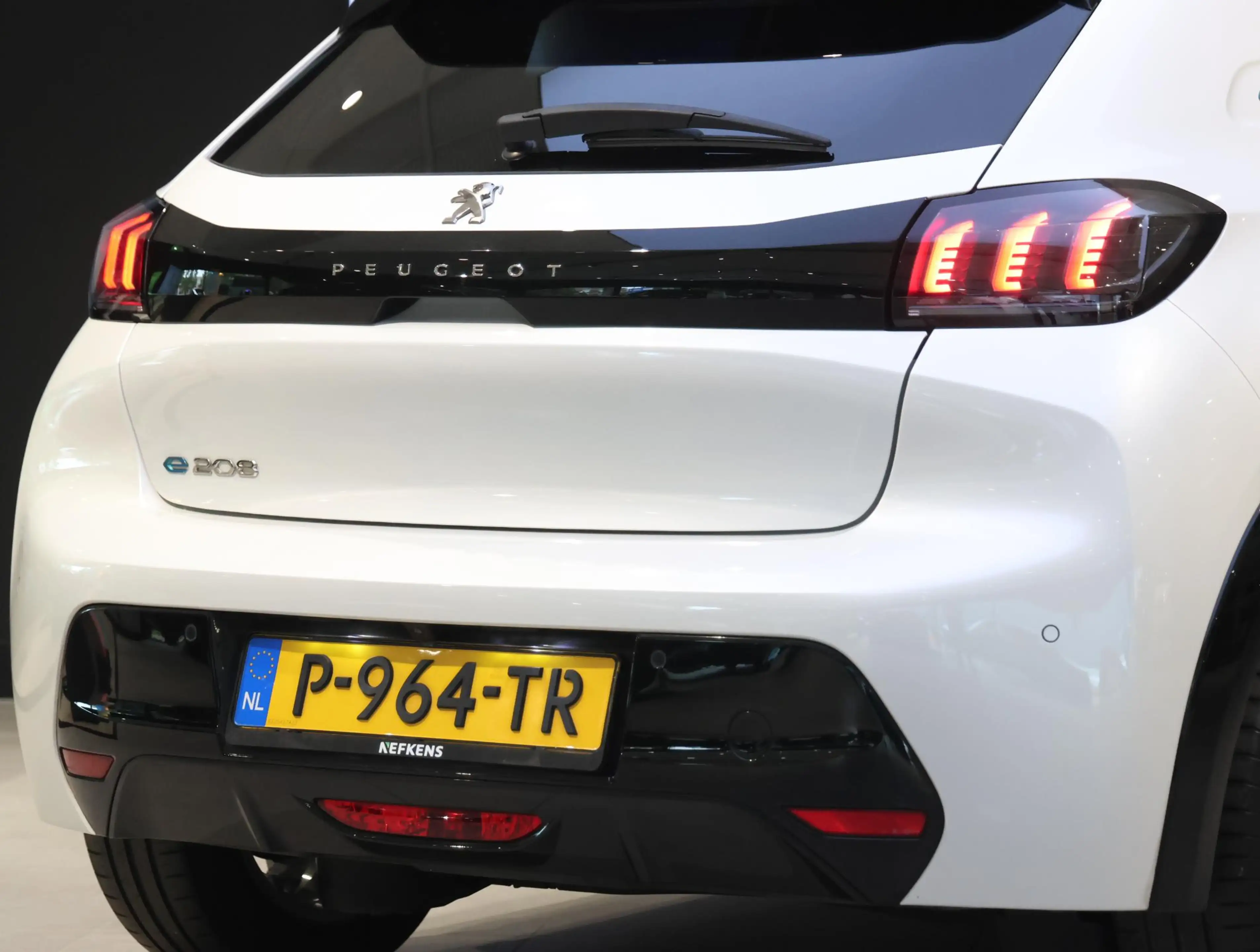 Peugeot e-208 EV Allure Pack 50 kWh | Camera | Navigatie | i-Coc — photo 8