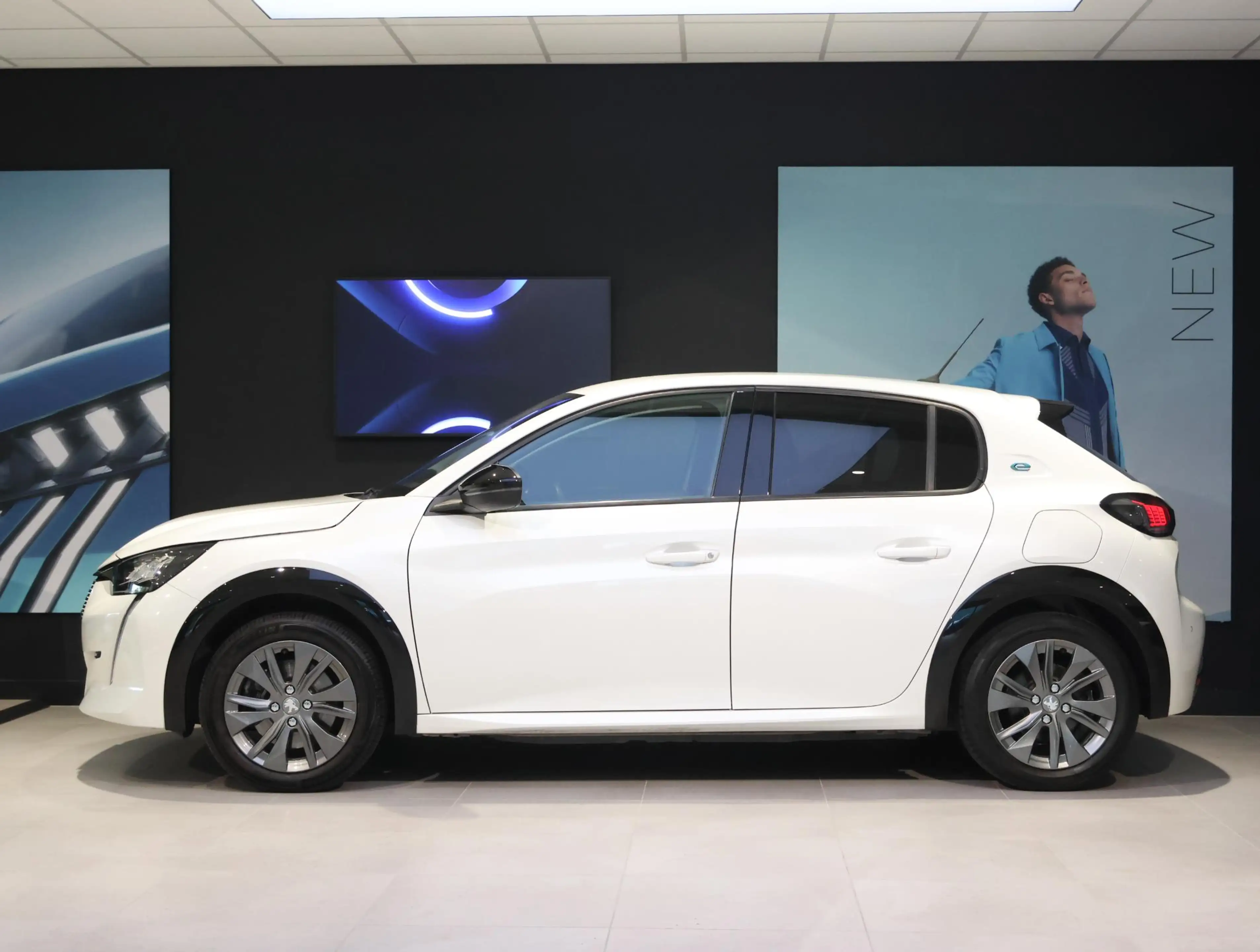 Peugeot e-208 EV Allure Pack 50 kWh | Camera | Navigatie | i-Coc — photo 2