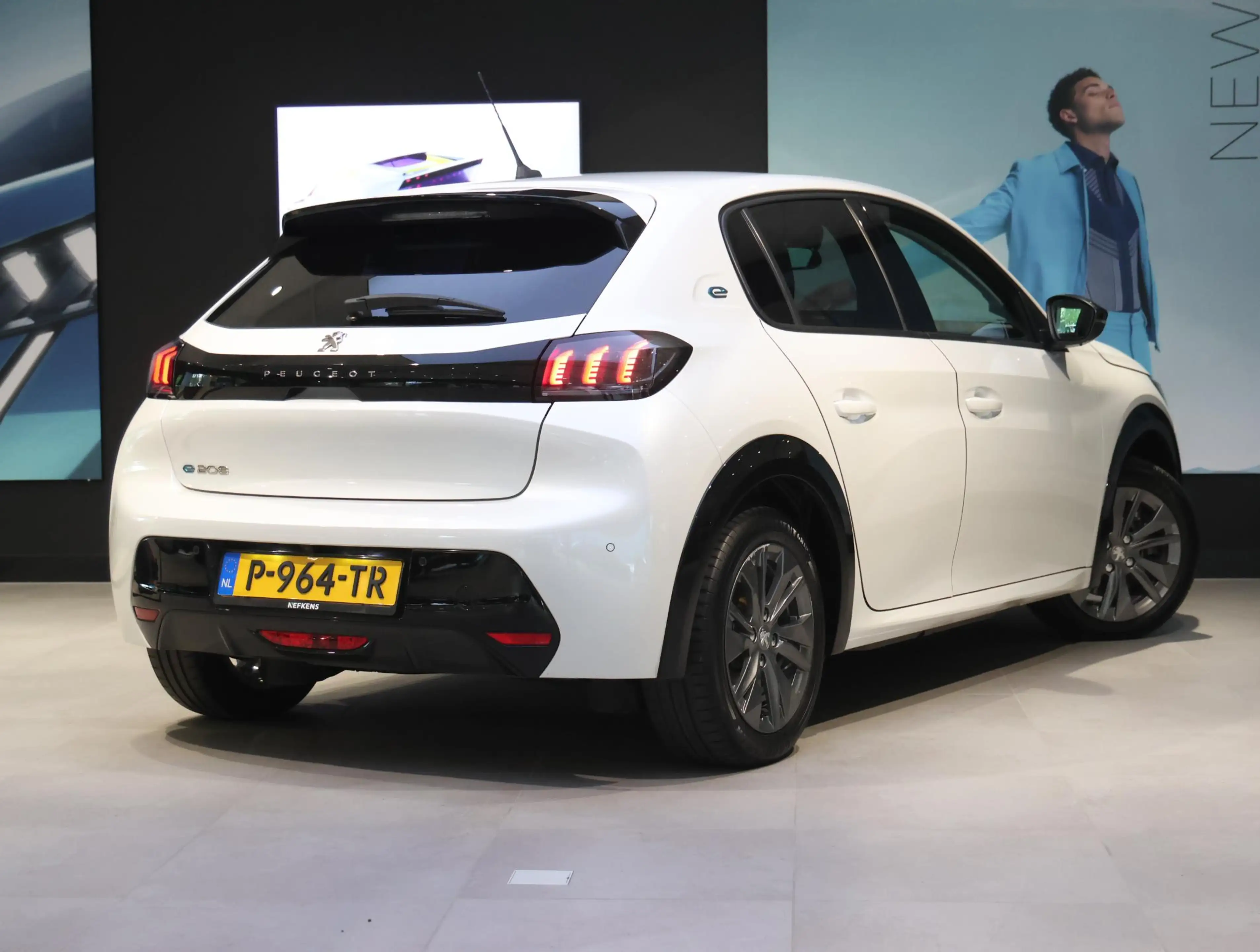Peugeot e-208 EV Allure Pack 50 kWh | Camera | Navigatie | i-Coc — photo 3