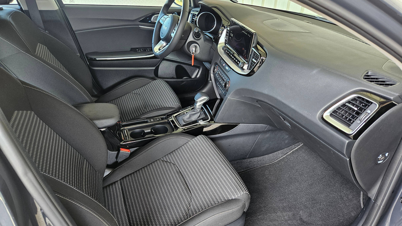 Kia Ceed / cee'd 1.5T 140 DCT7 VISION KOMF+ (NAV) — photo 12