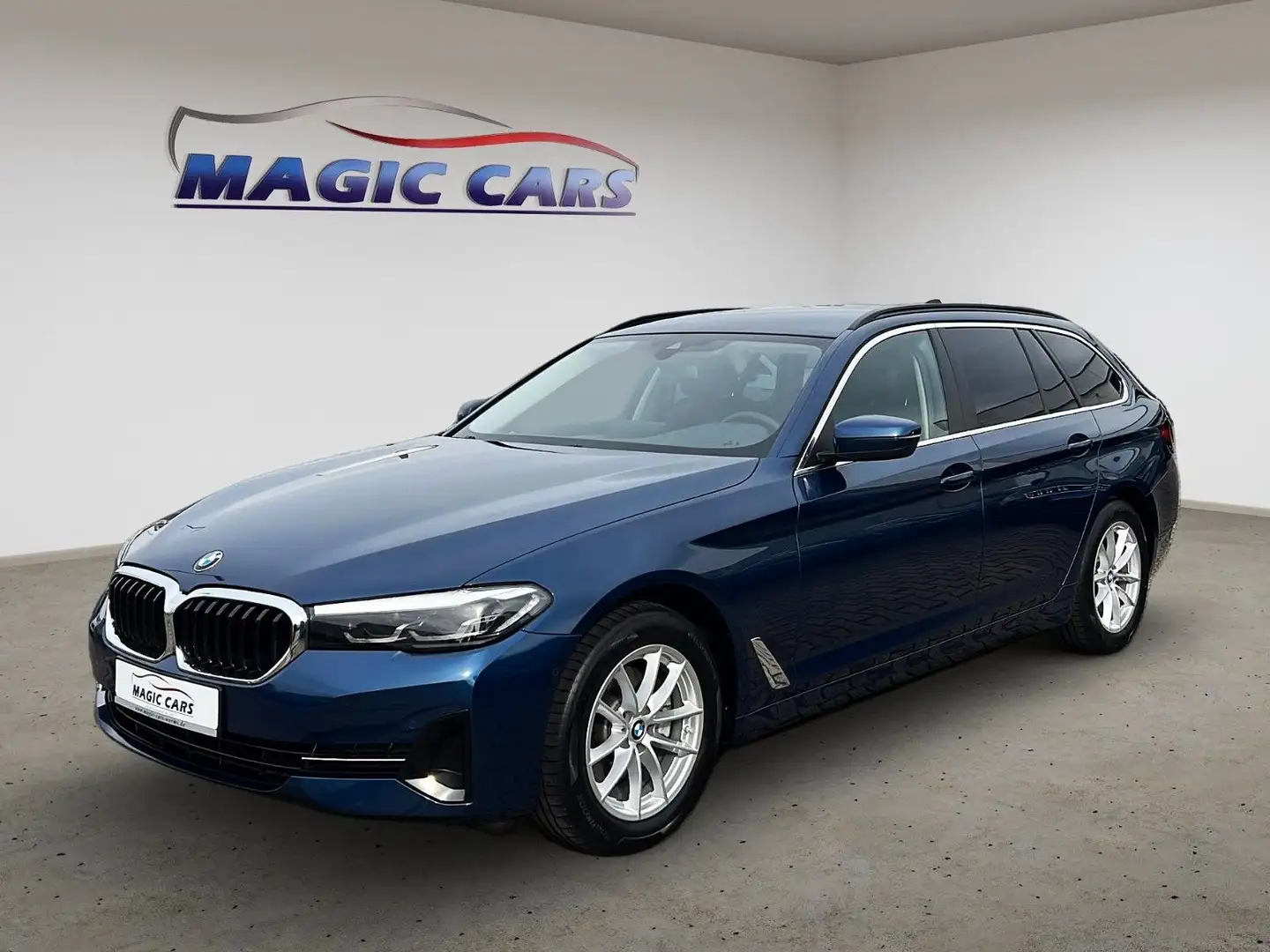 BMW 520 d xDrive Touring* Standheizung*AHK*39000 Km* Blau - 1