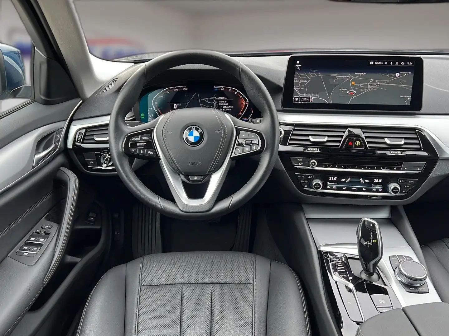 BMW 520 d xDrive Touring* Standheizung*AHK*39000 Km* Blau - 2