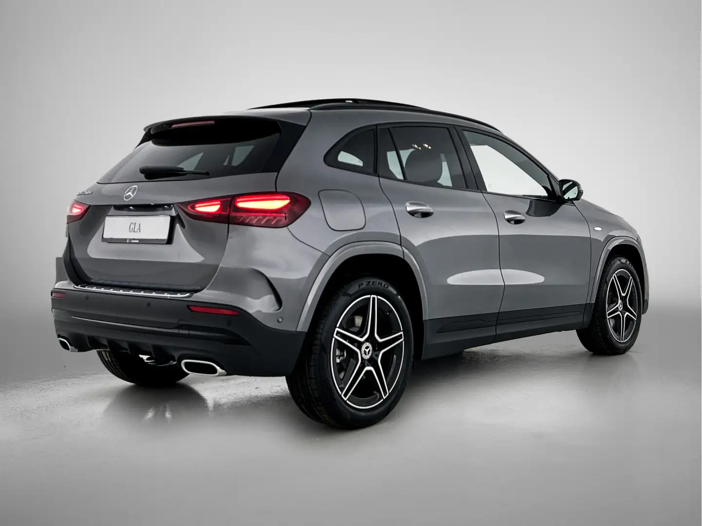 Mercedes-Benz GLA 250 e Business Solution AMG | Nightpakket | Premium Pl Zilver - 2