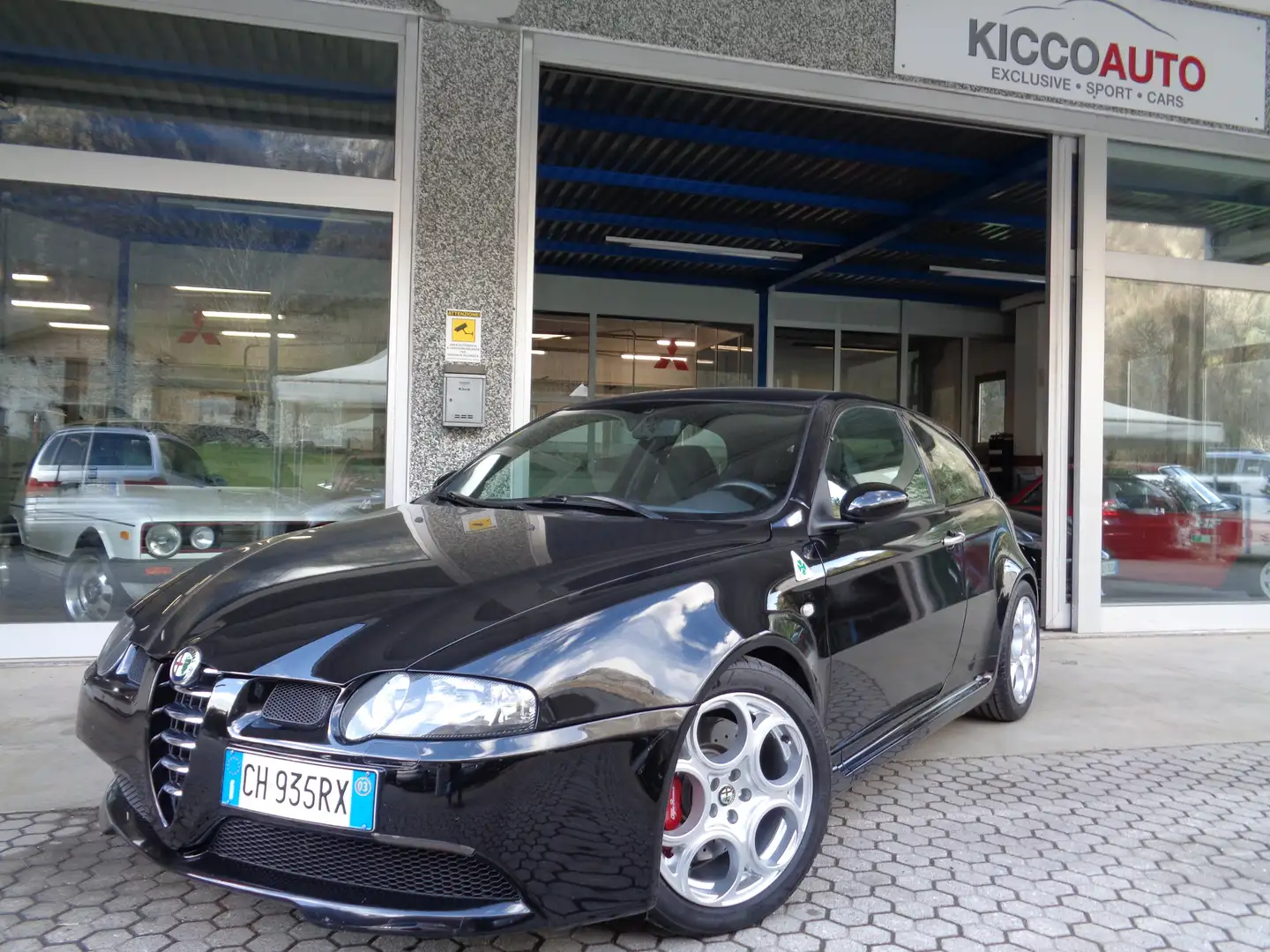 Alfa Romeo 147 3.2i V6 24V cat 3 porte GTA Schwarz - 1