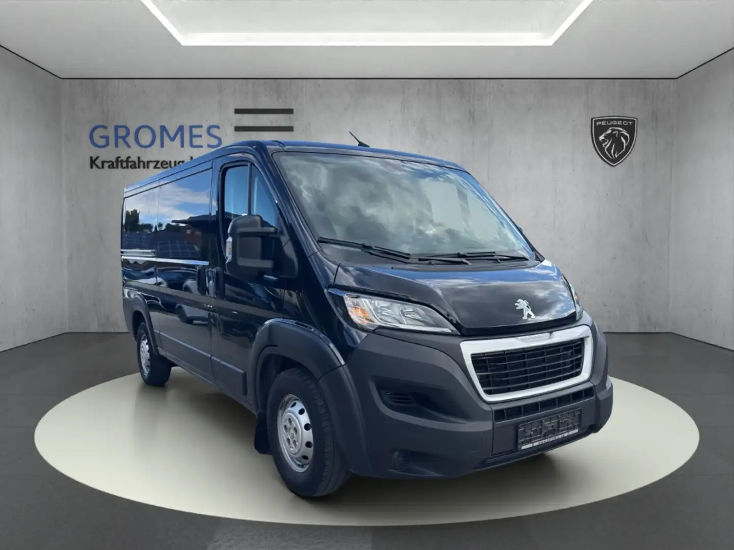 Peugeot Boxer Kasten 435 BlueHDi 165 L2H1 22H AHK Navi Grau - 1