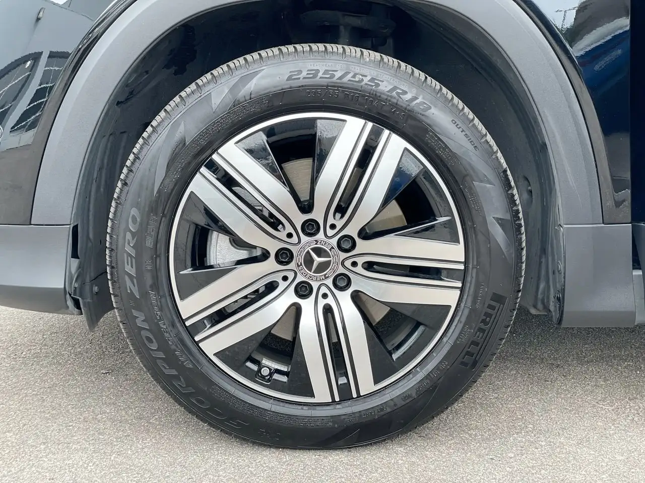 Mercedes-Benz EQB photo Mercedes-Benz EQB