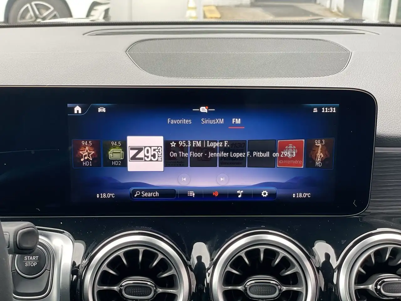 Mercedes-Benz EQB photo Mercedes-Benz EQB