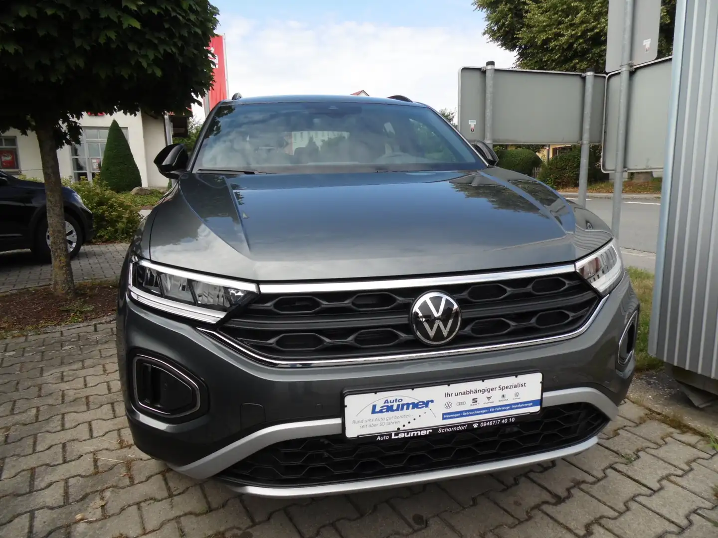 Volkswagen T-Roc Goal DSG LED ACC FLA NAVI 18" Grijs - 1