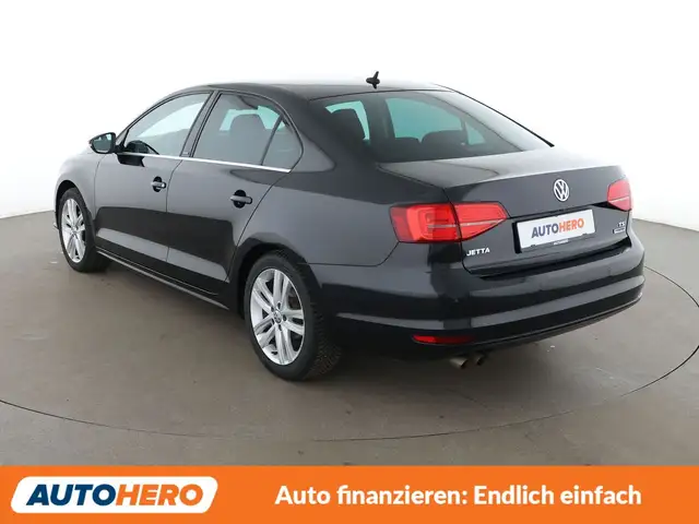 Volkswagen Jetta view 4