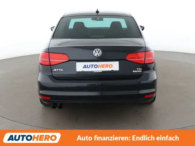 Volkswagen Jetta view 5