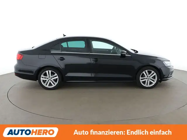 Volkswagen Jetta view 7