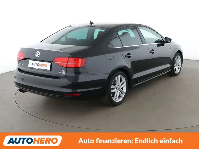 Volkswagen Jetta view 6