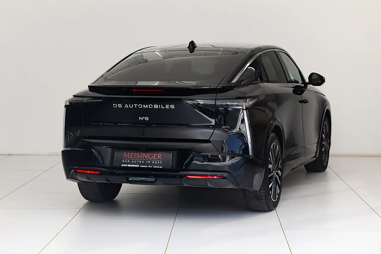 DS Automobiles N°8 2025