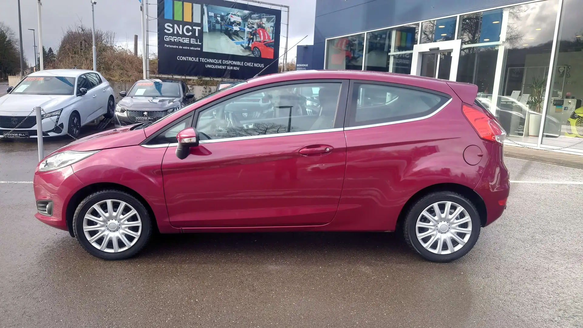 Ford Fiesta Titanium Rouge - 2