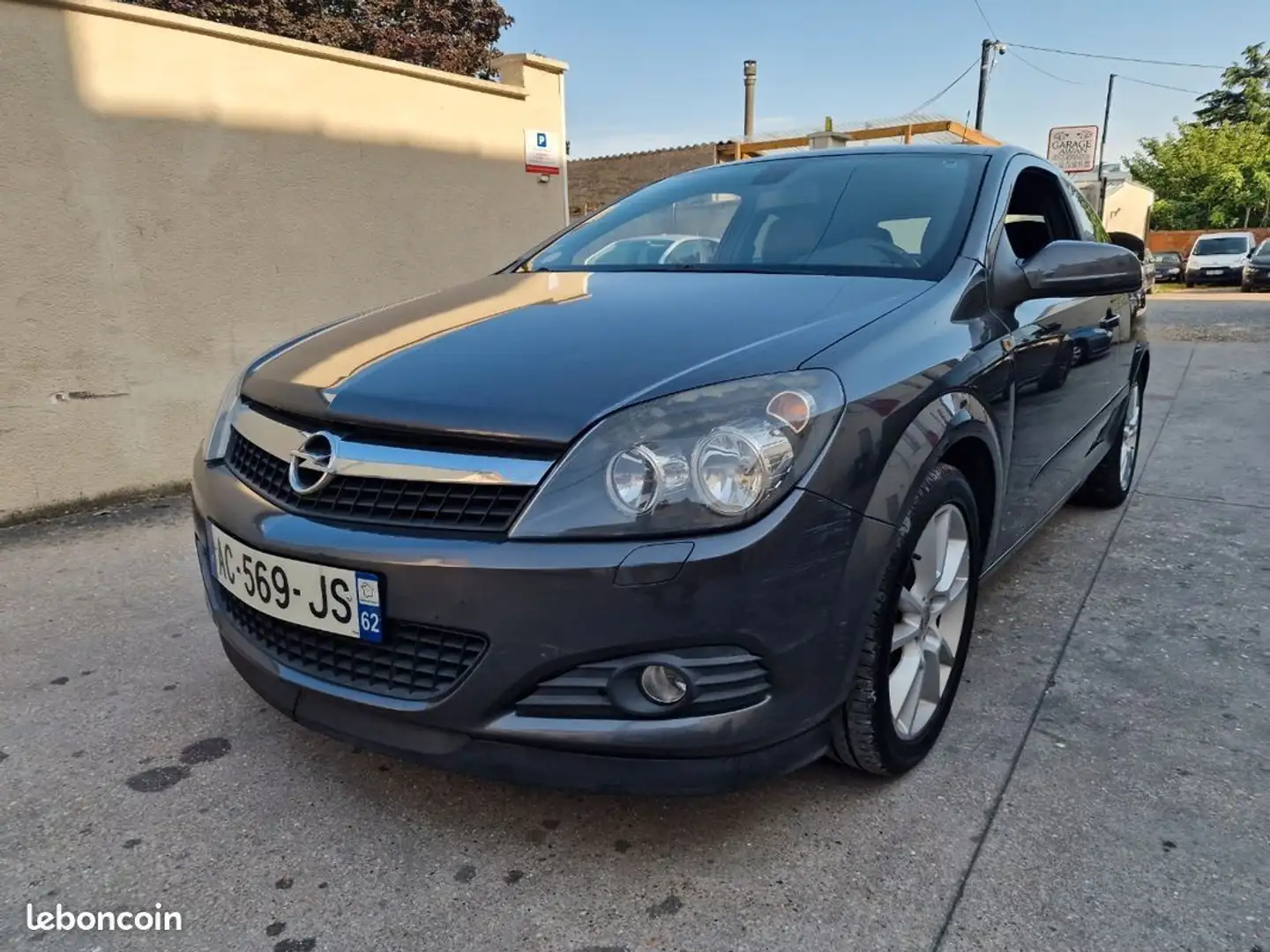 Opel Astra gtc 1.7 cdti 125ch entretien a jour - 1